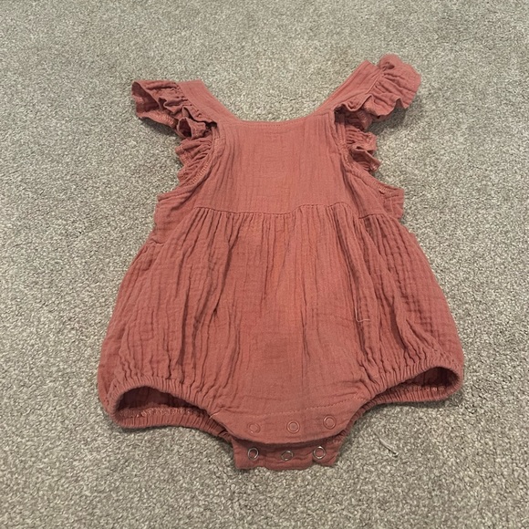 12-18m romper EUC - Picture 4 of 5
